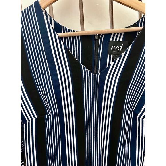 Eci V-Neck Striped Bell Sleeve Dress Size 8 NWT - Picture 8 of 9